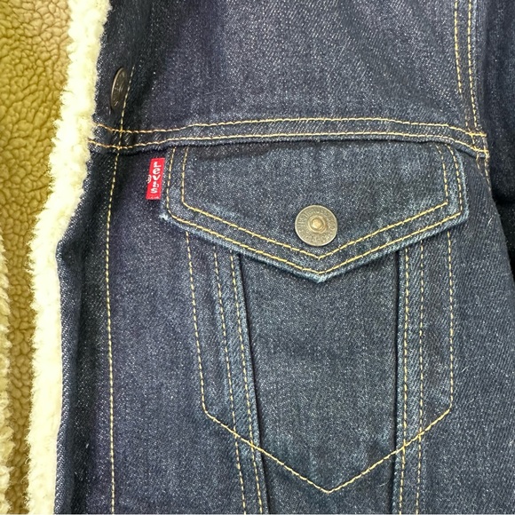 Levi's Denim Men’s Trucker Jacket Sherpa Collared Vintage Look Regular Fit Small - Picture 3 of 12